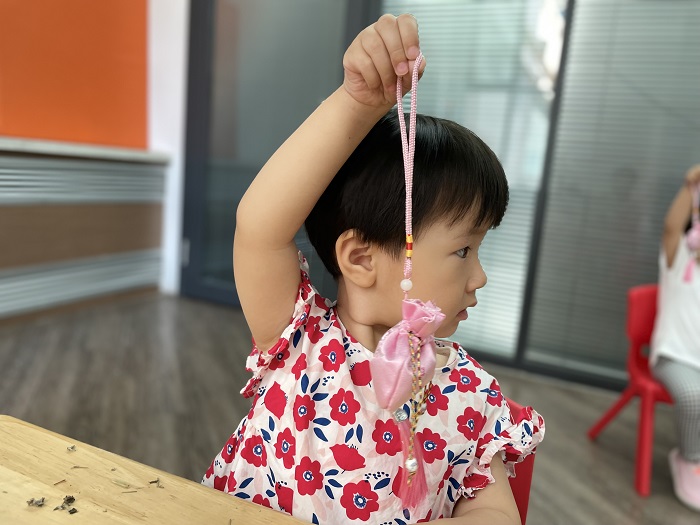 1765678730704486.jpg 作为爸爸妈妈,我们要学会用宝宝的视野看待宝宝的行为!