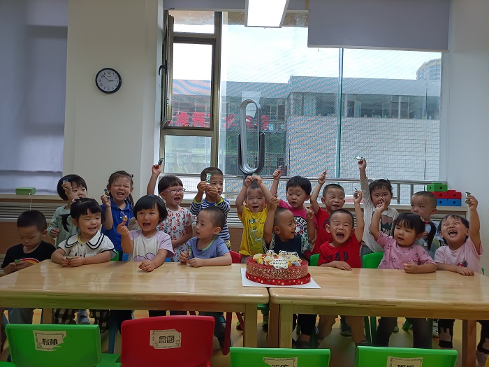 1767406681118770.jpg 一起为小朋友庆生